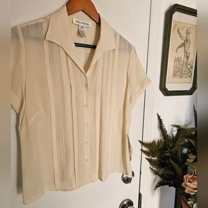 Y2K 100% Silk Cream Pintuck Short Sleeve Button Down Top NWT
